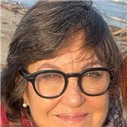 Sono docente di lingua e cultura spagnola da più di 25 anni. Ho esperienza con adolescenti e adulti principalmente.